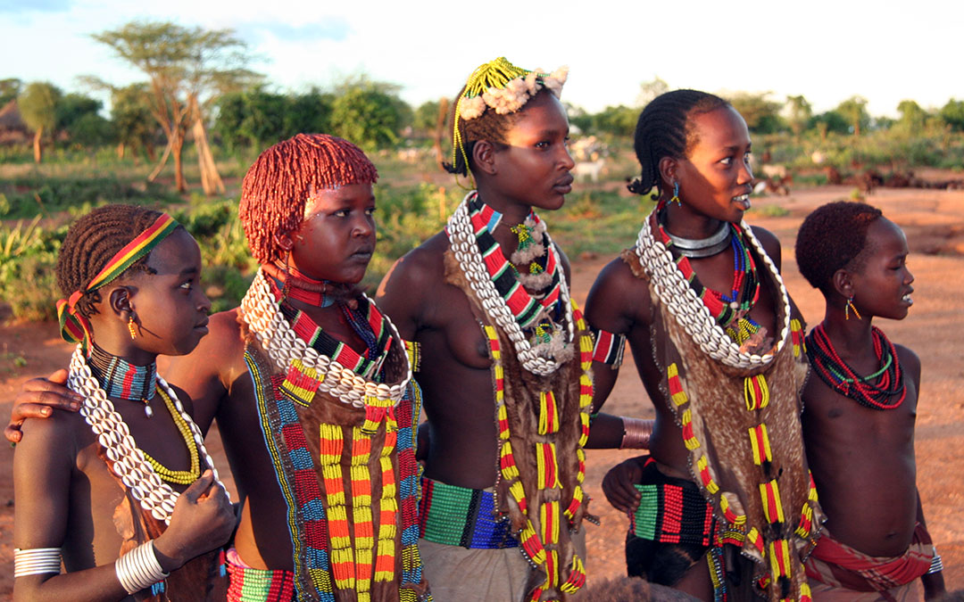 Hamar tribe in Ethiopia — vibrant cultural ceremonies, bull‑jumping rituals, and colorful adornments